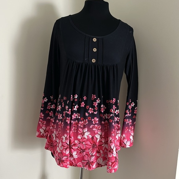 Black with Bright Pink Abstract Pattern Size Medium - Picture 2 of 9